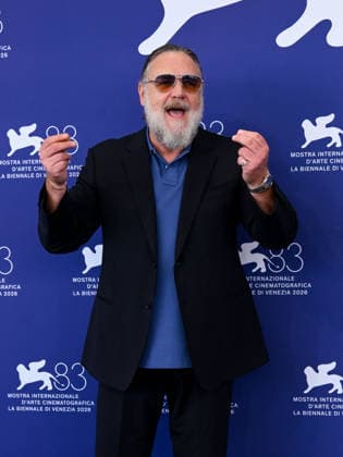 IPA88396856 - Venice, 83rd Venice International Film Festival 2026 - Day 10 - Photocall for What Love Builds - Pictured: Russell Crowe  Copyright: xAlbertoxTerenghix xPoolxPhotoxEventsx08x IPA88396856