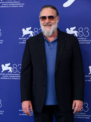 IPA88396864 - Venice, 83rd Venice International Film Festival 2026 - Day 10 - Photocall for What Love Builds - Pictured: Russell Crowe  Copyright: xAlbertoxTerenghix xPoolxPhotoxEventsx08x IPA88396864