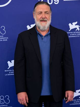 IPA88396877 - Venice, 83rd Venice International Film Festival 2026 - Day 10 - Photocall for What Love Builds - Pictured: Russell Crowe  Copyright: xAlbertoxTerenghix xPoolxPhotoxEventsx08x IPA88396877