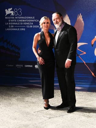 IPA88408890 - Venice International Film Festival 2026 - Night 10 - Red carpet for the film WHAT LOVE BUILDS. Pictured: Britney Theriot, Russell Crowe  Copyright: xAlbertoxTerenghix xPoolxPhotoxEventsx08x IPA88408890