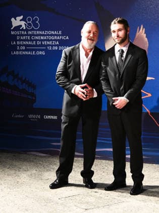 IPA88408907 - Venice International Film Festival 2026 - Night 10 - Red carpet for the film WHAT LOVE BUILDS. Pictured: Russell Crowe, Tennyson Spencer Crowe  Copyright: xAlbertoxTerenghix xPoolxPhotoxEventsx08x IPA88408907