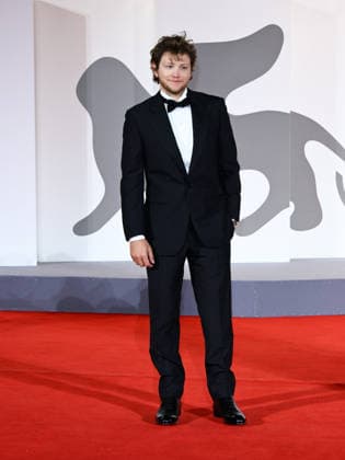 IPA88410196 - Venice, 83rd Venice International Film Festival 2026 - Night 10 - Red carpet for the film *UN BON AVOCAT*. Pictured: Anthony Bajon  Copyright: xAlbertoxTerenghi PoolxPhotoxEvenx xPoolxPhotoxEventsx08x IPA88410196