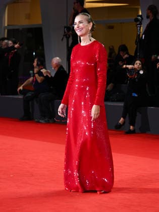 IPA88409879 - Venice, 83rd Venice International Film Festival 2026 - Night 10 - Red carpet for the film *UN BON AVOCAT*. Pictured: Carole Bouquet  Copyright: xAlbertoxTerenghi PoolxPhotoxEvenx xPoolxPhotoxEventsx08x IPA88409879
