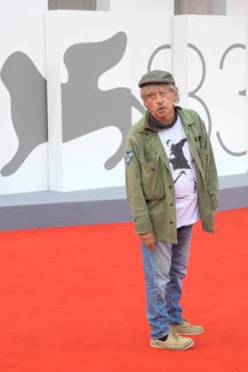 Paolo Rossi at the premiere of the film *Dio ride* at the 2023 Venice Biennale—the 83rd Venice International Film Festival—at the Palazzo del Cinema in Venice, September 11, 2026 Foto:xA.xM.xTinghinox xFuturexImagex ride_6904