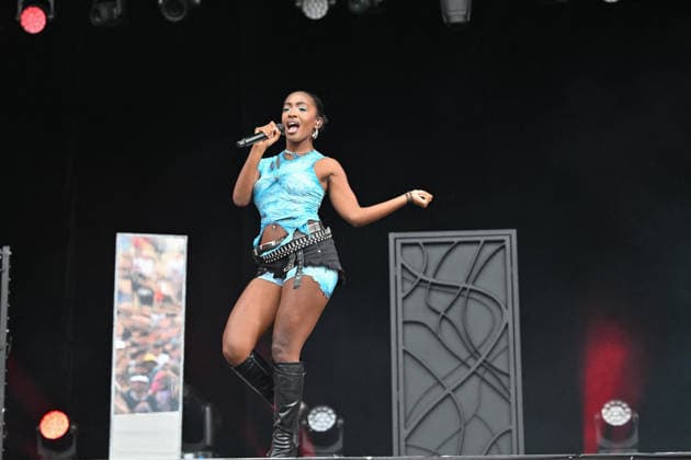 Fete De L Humanite - Ebony - Bretigny-Sur-Orge Ebony Cham performs during the Fete de l Humanite in Le Plessis-Pate, Bretigny-sur-Orge, France on September 11, 2026. Photo by Christophe Meng ABACAPRESS.COM Bretigny-Sur-Orge France  Copyright: xMengxChristophe ABACAx