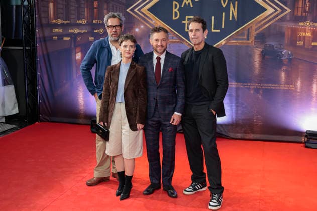 Achim von Borries, Liv Lisa Fries, Volker Bruch, and Tom Tykwer at the premiere of the fifth and final season of the TV series *Babylon Berlin* at the Naturstrom Openair Kino in Cologne, September 11, 2026 Foto:xR.xSchmiegeltx xFuturexImagex babylon_6926