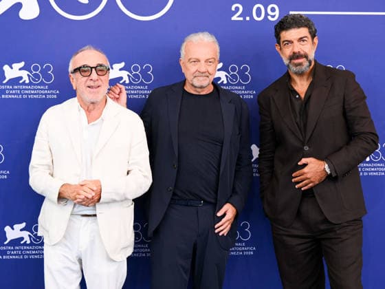 IPA88435532 - Venice International Film Festival 2026 - Day 11. Photocall for the film Dio Ride. Pictured: Silvio Orlando, Giovanni Veronesi, and Pierfrancesco Favino  Copyright: xAlbertoxTerenghix xPoolxPhotoxEventsx08x IPA88435532