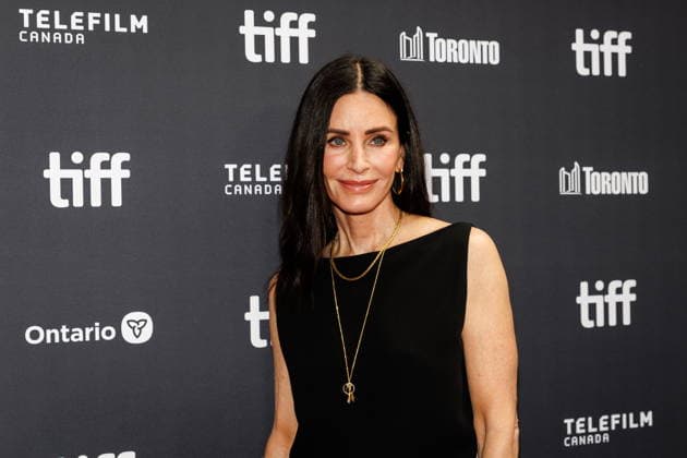 Bilder des Tages Entertainment September 12, 2026, Toronto, On, Canada: Director Courtney Cox is photographed on the red carpet for the film Evil Genius during the Toronto International Film Festival in Toronto, on Saturday, Sept. 12, 2026. Toronto Canada  - ZUMAc35_ 20260912_zaf_c35_011 Copyright: xKeitoxNewmanx
