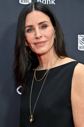 TIFF Toronto Screening Evil Genius Courteney Cox attending the screening of the movie Evil Genius ahead of Toronto International Film Festival (TIFF) in Toronto, Canada on September 12, 2026. Photo by Julien Reynaud APS-Medias ABACAPRESS.COM Toronto Canada  Copyright: xReynaudxJulien APS-Medias ABACAx