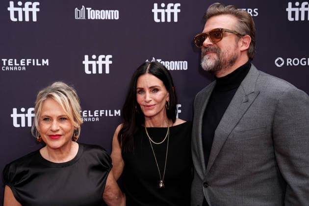 2026 Toronto International Film Festival - Evil Genius TORONTO, CANADA - SEPTEMBER 12 : (L-R) Patricia Arquette, Courteney Cox and David Harbour attend the premiere of Evil Genius during the 2026 Toronto International Film Festival at Roy Thomson Hall in Toronto, Ontario, Canada on September 12, 2026. Mert Alper Dervis Anadolu Ontario Canada. Editorial use only. Please get in touch for any other usage.  Copyright: x2026xAnadoluxMertxAlperxDervisx
