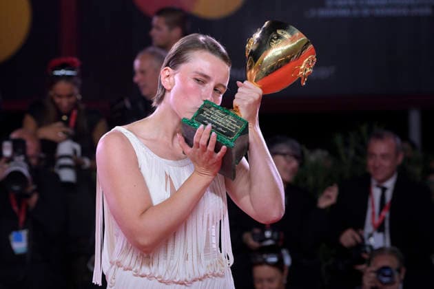 Mathilde Arcel poses with the Coppa Volpi for Best Actress Award for Woman Unknown at the Winners Photocall during the 83rd Venice International Film Festival at Sala Grande on September 12, 2026 in Venice, Italy.  VEN20260912810 RoccoxSpaziani