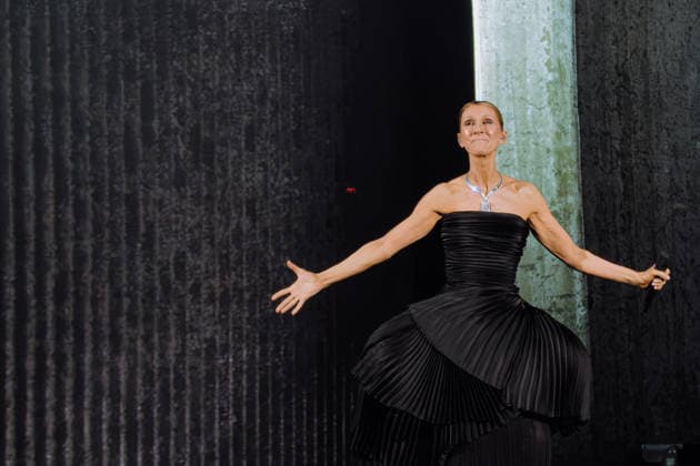 Celine Dion, wearing a Boucheron outfit and jewelry, during her first concert at the Plénitude Arena in Paris La Défense on September 12, 2026 Celine Dion, wearing a Boucheron outfit and jewelry, during her first concert at the Plénitude Arena in Paris La Défense on September 12, 2026, Paris La Défense, France  Copyright: xAgencex xBestimagexAgencex xBestimagex