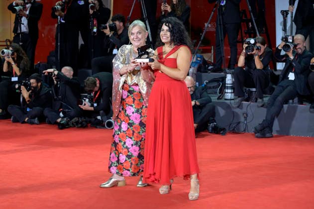 Ada Solomon and Alina Serban, winners of the Armani Beauty Audience Award for *Eu Contez I Matter*, at a photocall with the award winners of the 2026 Venice Biennale—the 83rd Venice International Film Festival—in front of the Palazzo del Cinema in Venice, September 12, 2026 Foto:xA.xM.xTinghinox xFuturexImagex awards_6995