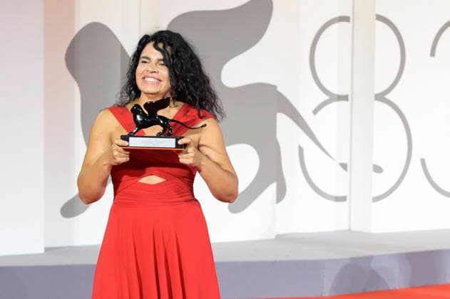 Alina Serban, winner of the Armani Beauty Audience Award for *Eu Contez I Matter*, at a photocall with the award winners of the 2026 Venice Biennale and the 83rd Venice International Film Festival in front of the Palazzo del Cinema in Venice, September 12, 2026 Foto:xA.xM.xTinghinox xFuturexImagex awards_6999