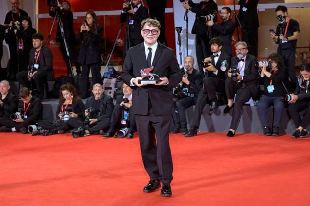 Ilya Khrzhanovsky, winner of the Silver Lion for Best Director for *DAU*, at a photocall with the award winners of the 2026 Venice Biennale—the 83rd Venice International Film Festival—in front of the Palazzo del Cinema in Venice, September 12, 2026 Foto:xA.xM.xTinghinox xFuturexImagex awards_7058