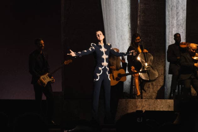 Exclusive: Quebec singer Céline Dion makes a triumphant return to the stage at the Plénitude Arena to kick off her Paris residency, a series of sixteen concerts scheduled through October 17, 2026. Ten additional dates are planned for May 2027. In front of an audience of approximately 30,000 people from all over the world, the 58-year-old artist performed her first full concert in six years, following a long hiatus due to her battle with stiff-person syndrome, a rare neurological disorder diagnosed in 2022. Visibly moved, Céline Dion paused her first song, On ne change pas, overcome with emotion, before launching into a show lasting more than two hours, featuring her greatest hits, including My Heart Will Go On, Pour que tu m’aimes enc  Copyright: xAgencex xBestimagexAgencex xBestimagex