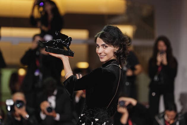 Photo: IPP, Daniele Cifala, Lido di Venezia, September 12, 2026. In the photo, Laleh Marzban poses with the Orizzonti Best Actress Award for *Moragheb: Falling House*. Winners Photocall. The 83rd Venice Film Festival