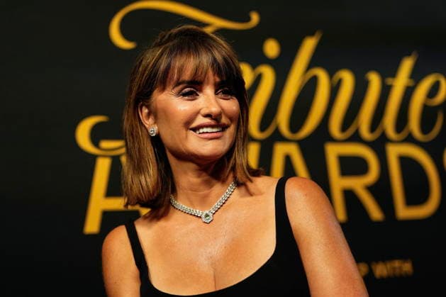 September 13, 2026, Toronto, On, CANADA: Penelope Cruz arrives on the red carpet for the TIFF Tribute Awards at the Toronto International Film Festival, in Toronto, on Sunday, Sept. 13, 2026. Toronto CANADA  - ZUMAc35_ 20260913_zaf_c35_120 Copyright: xChrisxYoungx