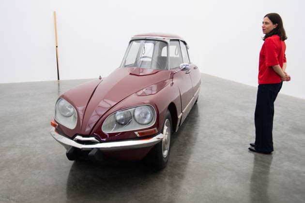 Gabriel Orozco s Chronotopic Exhibition Photocall at White Cube Bermondsey, London, UK Staff members view La DS Cornaline (2013) by Gabriel Orozco featuring a modified CitroÃ«n at a photocall for artist Gabriel Orozco s solo exhibition Chronotopic at White Cube Bermondsey, London, England, UK on Monday 14 September, 2026., Credit:Justin Ng Avalon UK, England, London, White Cube Bermondsey  Copyright: xJustinxNgx xAvalonx 1134492431