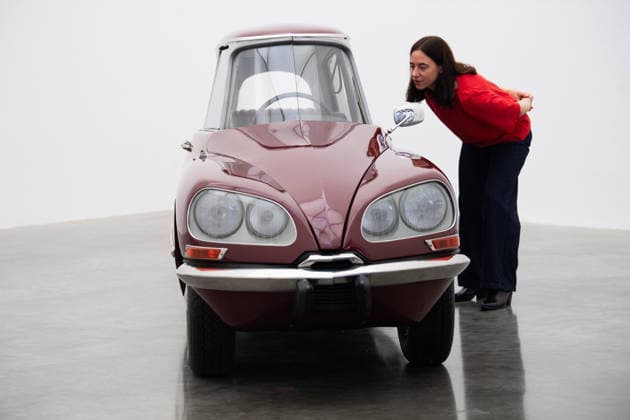 Gabriel Orozco s Chronotopic Exhibition Photocall at White Cube Bermondsey, London, UK Staff members view La DS Cornaline (2013) by Gabriel Orozco featuring a modified CitroÃ«n at a photocall for artist Gabriel Orozco s solo exhibition Chronotopic at White Cube Bermondsey, London, England, UK on Monday 14 September, 2026., Credit:Justin Ng Avalon UK, England, London, White Cube Bermondsey  Copyright: xJustinxNgx xAvalonx 1134492436