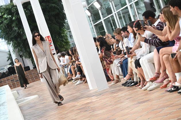 Adolfo Domínguez Fashion Show at MBFWM A model walks the runway during the Adolfo Domínguez fashion show as part of Mercedes-Benz Fashion Week, held at the Greenhouse of the Palacio de Cristal in Arganzuela on September 14, 2026, in Madrid, Spain FASHION CELEBRITIES FASHION SHOW BRAND ADOLFO DOMÍNGUEZ José Madrid Madrid, Spain  Copyright: xJosÃ xOlivax 7774780