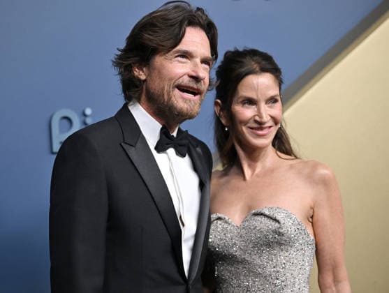 Jason Bateman and Amanda Anka arrive for the 78th annual Primetime Emmy Awards at the Peacock Theater in Los Angeles on Monday, September 14, 2026.  LAP20260914600 CHRISxCHEW