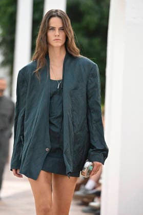 Pedro del Hierro - Mercedes Benz Fashion Week Madrid, Spain - 14 Sep 2026 A model parades with Pedro del Hierro design during the Mercedes Benz Fashion Week Madrid at Cibeles Palace in Madrid. Madrid Spain Copyright: xAtilanoxGarciax xSOPAxImagesx PHOTO07307