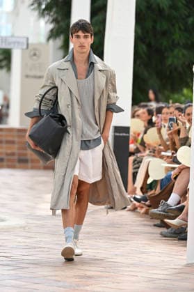 Pedro del Hierro - Mercedes Benz Fashion Week Madrid, Spain - 14 Sep 2026 A model parades with Pedro del Hierro design during the Mercedes Benz Fashion Week Madrid at Cibeles Palace in Madrid. Madrid Spain Copyright: xAtilanoxGarciax xSOPAxImagesx PHOTO07317