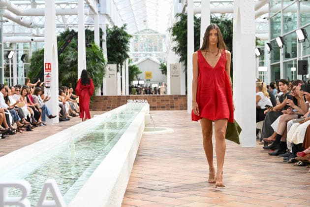 Simorra - Mercedes Benz Fashion Week Madrid, Spain - sep 2026 A model parades with Simorra design during Mercedes Benz Fashion Week Madrid Cibeles Palace in Madrid, 14 of February of 2026 Spain Madrid Spain Copyright: xAtilanoxGarciax xSOPAxImagesx PHOTO07562