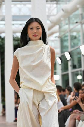Simorra - Mercedes Benz Fashion Week Madrid, Spain - sep 2026 A model parades with Simorra design during Mercedes Benz Fashion Week Madrid Cibeles Palace in Madrid, 14 of February of 2026 Spain Madrid Spain Copyright: xAtilanoxGarciax xSOPAxImagesx PHOTO07588