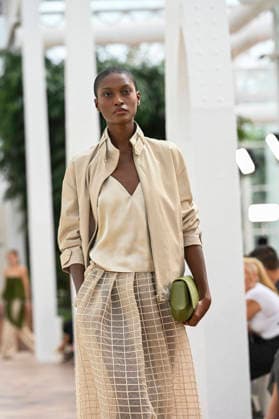 Simorra - Mercedes Benz Fashion Week Madrid, Spain - sep 2026 A model parades with Simorra design during Mercedes Benz Fashion Week Madrid Cibeles Palace in Madrid, 14 of February of 2026 Spain Madrid Spain Copyright: xAtilanoxGarciax xSOPAxImagesx PHOTO07583