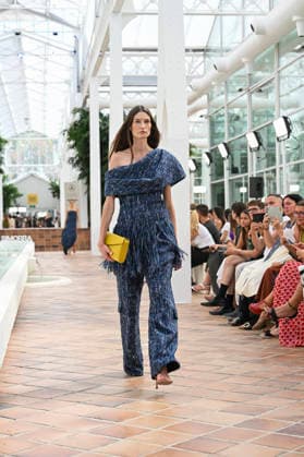 Simorra - Mercedes Benz Fashion Week Madrid, Spain - sep 2026 A model parades with Simorra design during Mercedes Benz Fashion Week Madrid Cibeles Palace in Madrid, 14 of February of 2026 Spain Madrid Spain Copyright: xAtilanoxGarciax xSOPAxImagesx PHOTO07589