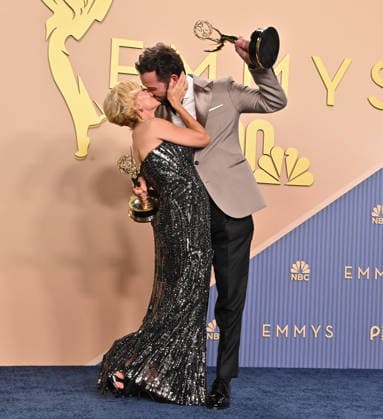 78th Primetime Emmy Awards - Press Room Sara Wells and Noah Wyle in the press room at the 78th Primetime Emmy Awards held at the Peacock Theater on September 14, 2026 in Los Angeles, California. Los Angeles Peacock Theater California USA Copyright: xTammiexArroyo AFF-USA.comx