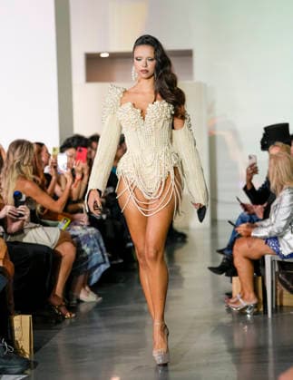 The Blonds Spring 2027 Runway at New York Fashion Week A model walks the runway during The Blonds Spring 2027 and The Blonds 20th Anniversary at New York Fashion Week, held at 643 West 42nd Street in New York City, Monday September 14, 2026. Photography by Jennifer Graylock, Credit:JENNIFER GRAYLOCK Avalon United States, New York, New York, 643 West 42nd Street  Copyright: xJENNIFERxGRAYLOCKx xAvalonx 1134743714
