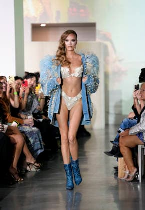 The Blonds Spring 2027 Runway at New York Fashion Week A model walks the runway during The Blonds Spring 2027 and The Blonds 20th Anniversary at New York Fashion Week, held at 643 West 42nd Street in New York City, Monday September 14, 2026. Photography by Jennifer Graylock, Credit:JENNIFER GRAYLOCK Avalon United States, New York, New York, 643 West 42nd Street  Copyright: xJENNIFERxGRAYLOCKx xAvalonx 1134743779