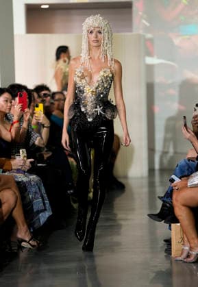 The Blonds Spring 2027 Runway at New York Fashion Week A model walks the runway during The Blonds Spring 2027 and The Blonds 20th Anniversary at New York Fashion Week, held at 643 West 42nd Street in New York City, Monday September 14, 2026. Photography by Jennifer Graylock, Credit:JENNIFER GRAYLOCK Avalon United States, New York, New York, 643 West 42nd Street  Copyright: xJENNIFERxGRAYLOCKx xAvalonx 1134743799