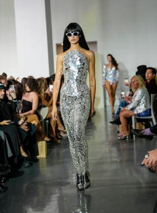 The Blonds Spring 2027 Runway at New York Fashion Week A model walks the runway during The Blonds Spring 2027 and The Blonds 20th Anniversary at New York Fashion Week, held at 643 West 42nd Street in New York City, Monday September 14, 2026. Photography by Jennifer Graylock, Credit:JENNIFER GRAYLOCK Avalon United States, New York, New York, 643 West 42nd Street  Copyright: xJENNIFERxGRAYLOCKx xAvalonx 1134744900