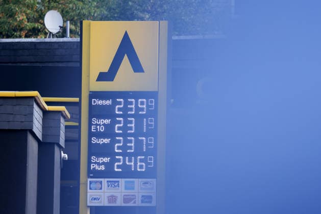 What’s the outlook for gas prices? Gas prices remain very high and continue to rise. CLASSIC Gas Station in Mudersbach. This morning’s gas prices. The current price for diesel, Super E10, and Super are well over 2 euros. Gas station, fuel prices on September 15, 2026, in Mudersbach, Germany
