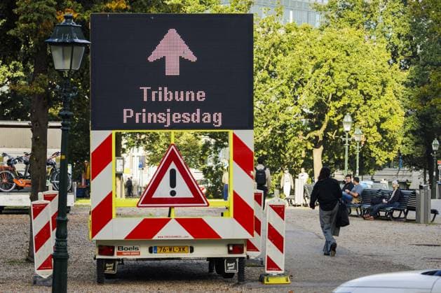 Den Haag, The Netherlands, 2026-09-15 09:04:02 THE HAGUE, 15-09-2026 Matrix board points the way to the Prinsjesdag tribune PHOTO: NL Beeld Robert Meerding Credit: NL Beeld Robert Meerding Inc  Copyright: xx x