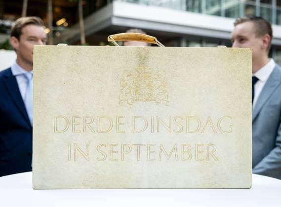 THE HAGUE - The briefcase at the Ministry of Finance during Prinsjesdag. On the third Tuesday of September, the new working year of the First and Second Chambers is opened. REMKO DE WAAL ANP netherlands out - belgium out  Copyright: xx x568696334x originalFilename: 568696334.jpg