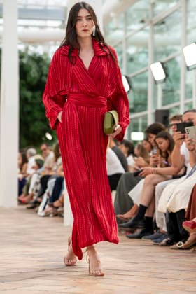 Models present creations from Simorra s FOLD IN collection for spring-summer 2027 during Mercedes-Benz Fashion Week Madrid. The Barcelona-based label, founded in 1978 by Javier Simorra, explores shapes, curves and the fold as a central element in this collection, with garments that adapt to the body and celebrate a beauty that resists rigidity. September 14,2026. (202609141420)