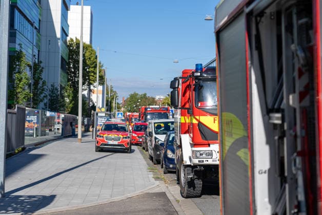 Fire in BioNTech Laboratory Building; Large-Scale Fire Department Response; Building Comple
