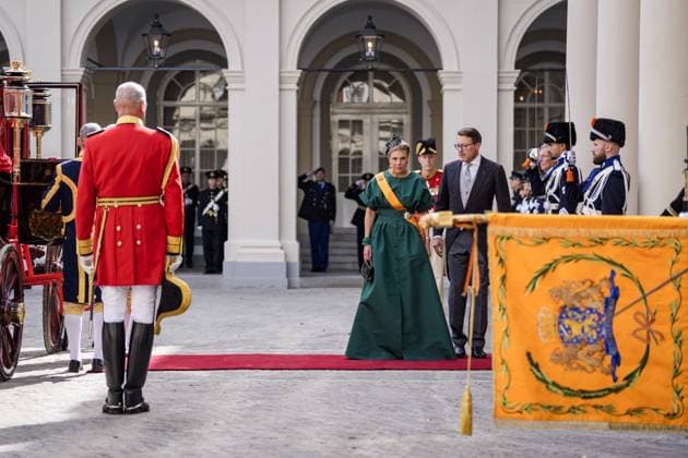 THE HAGUE - Princess Laurentien and Prince Constantijn leave Noordeinde Palace for the Royal Theatre on Prinsjesdag. The new working year of the First and Second Chambers is opened on the third Tuesday of September. JEROEN JUMELET POOL ANP netherlands out - belgium out  Copyright: xx x568704442x originalFilename: 568704442.jpg