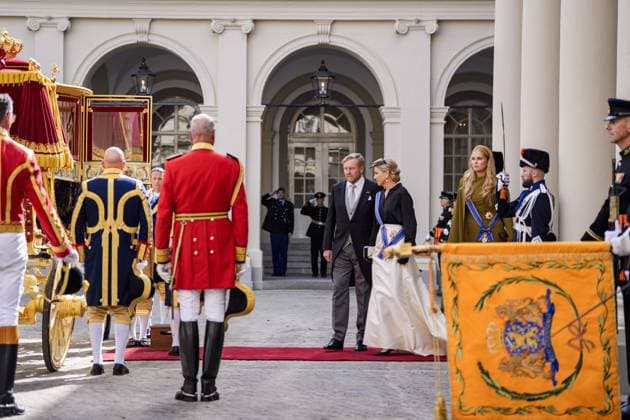 THE HAGUE - King Willem-Alexander, Queen Maxima, and Princess Amalia depart from Noordeinde Palace for the Royal Theatre on Prinsjesdag. On the third Tuesday of September, the new working year of the First and Second Chambers is opened. JEROEN JUMELET POOL ANP netherlands out - belgium out  Copyright: xx x568705104x originalFilename: 568705104.jpg