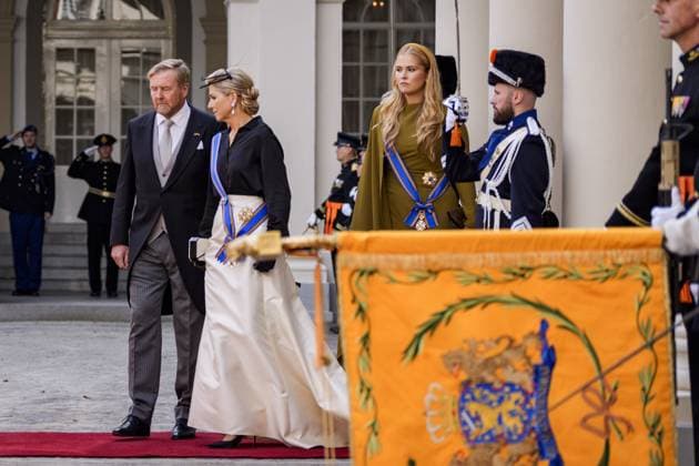 THE HAGUE - King Willem-Alexander, Queen Maxima, and Princess Amalia depart from Noordeinde Palace for the Royal Theatre on Prinsjesdag. On the third Tuesday of September, the new working year of the First and Second Chambers is opened. JEROEN JUMELET POOL ANP netherlands out - belgium out  Copyright: xx x568705109x originalFilename: 568705109.jpg