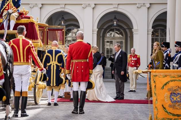 THE HAGUE - King Willem-Alexander, Queen Maxima, and Princess Amalia depart from Noordeinde Palace for the Royal Theatre on Prinsjesdag. On the third Tuesday of September, the new working year of the First and Second Chambers is opened. JEROEN JUMELET POOL ANP netherlands out - belgium out  Copyright: xx x568705112x originalFilename: 568705112.jpg