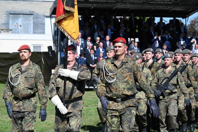 Parade of the Troop Flag, Feature, Side Story, Symbolic Photo, Ceremonial Handover of the North Rhine-Westphalia Regional Command of the Bundeswehr, Düsseldorf,
