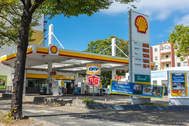 Gas Prices in Berlin Charlottenburg, Germany, Berlin on September 15, 2026. The price display at the Shell gas station in Berlin Westend showed the following prices in euros around 1:00 p.m.: Diesel 256.9, Super E10 239.9 Super 245.9 V Power Racing 273.9 V Power Diesel 282.9