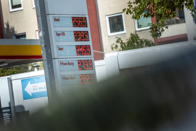 Gas Prices in Berlin Charlottenburg, Germany, Berlin on September 15, 2026. The price display at the Shell gas station in Berlin Westend showed the following prices in euros around 1:00 p.m.: Diesel 256.9, Super E10 239.9 Super 245.9 V Power Racing 273.9 V Power Diesel 282.9