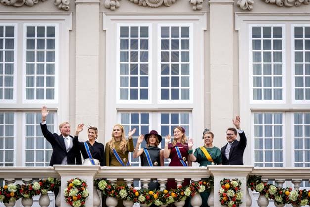 THE HAGUE - King Willem-Alexander, Queen Maxima, Princess Amalia, Princess Alexia, and Princess Ariane wave to onlookers from the balcony of Noordeinde Palace on Prinsjesdag. On the third Tuesday of September, the new working year of the First and Second Chambers is opened. JEROEN JUMELET ANP netherlands out - belgium out  Copyright: xx x568709337x originalFilename: 568709337.jpg